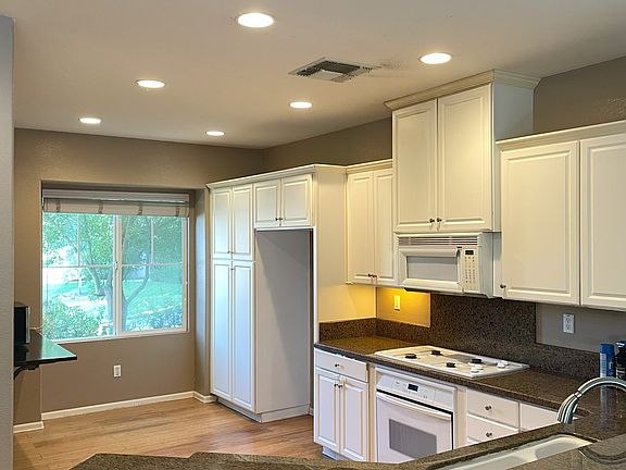 3rd image of 3711 Abby Ct