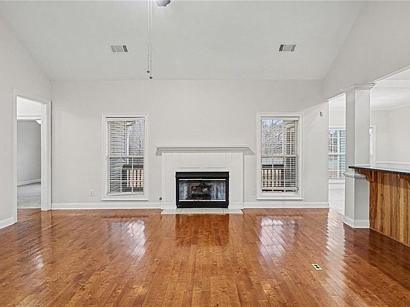 5th image of 43 Wellington Dr