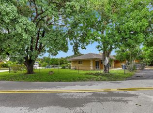 1699 NE 33rd St, Oakland Park, FL 33334