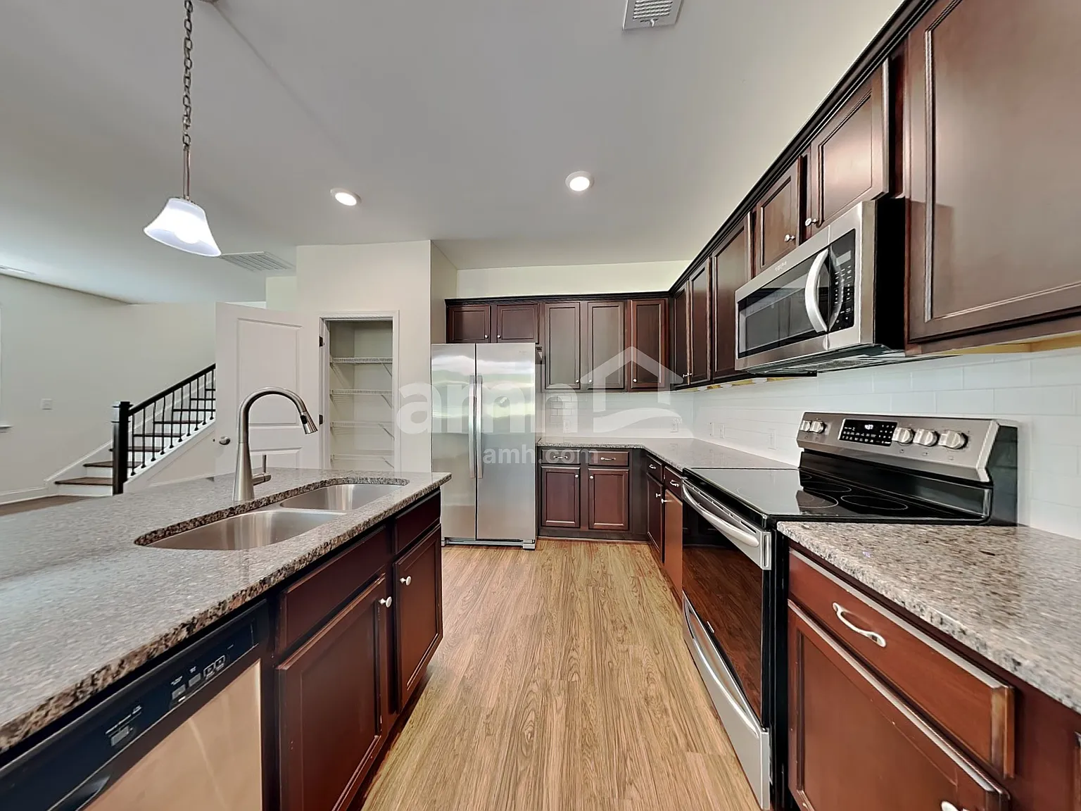 4 bed, 2.5 bath, 2091 sqft, $2,615 — Photo 3