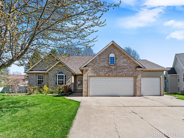 2991 Royal Blue Ct, Holland, MI 49424