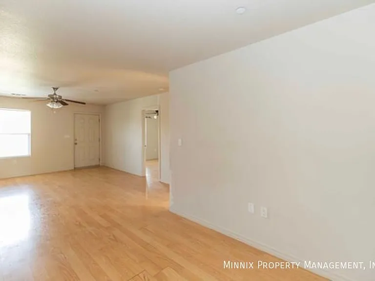 203 27th St #F — Photo 3