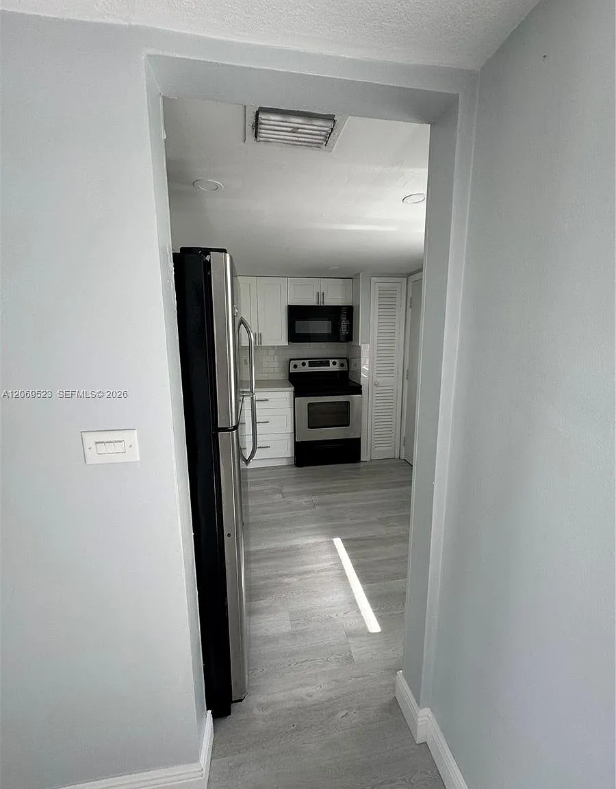 Second Forum Condo — Photo 4