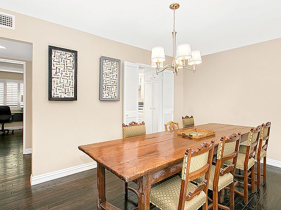 4th image of 11756 Moorpark St Unit B