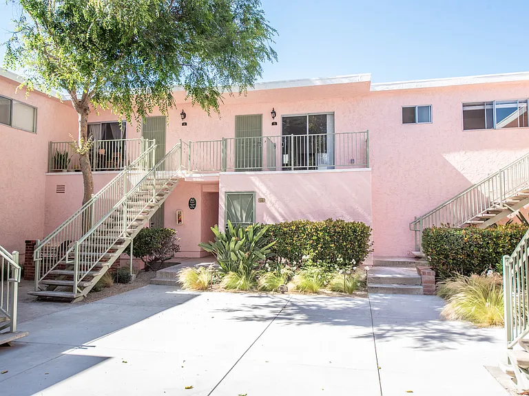 Valeria Apartments — Photo 19