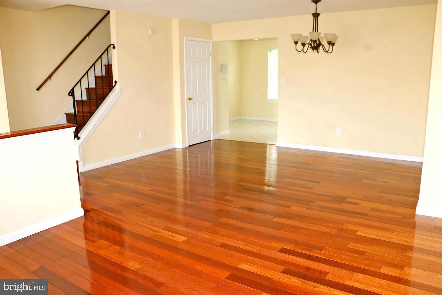 4 bed, 3.5 bath, 1956 sqft, $2,650 — Photo 3
