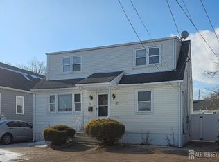 95 William Pl, Totowa, NJ 07512