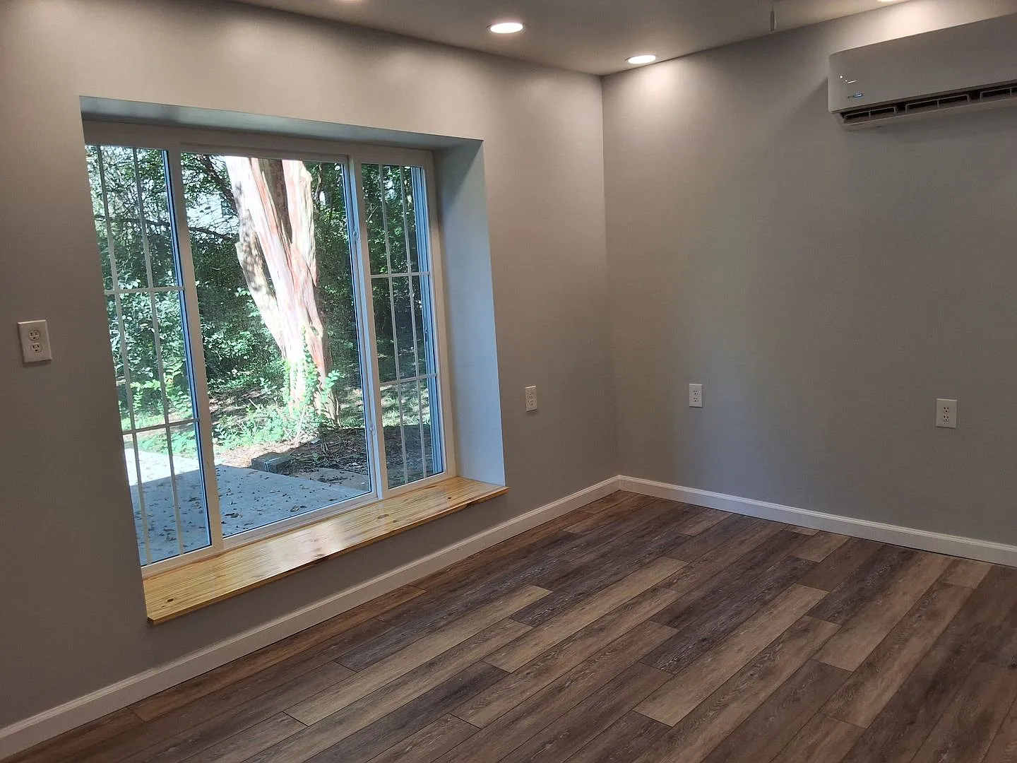 2 bed, 1.0 bath, 1200 sqft, $1,850 — Photo 2