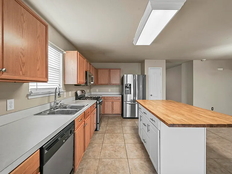 12482 Shepherds Hill Ln — Photo 10