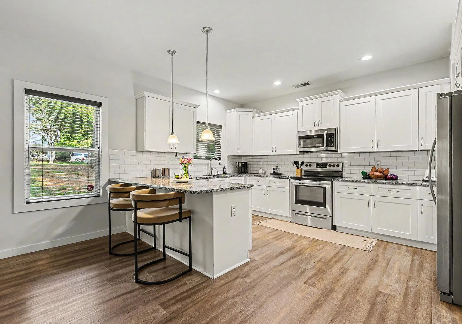 2908 Burgess Dr — Photo 3