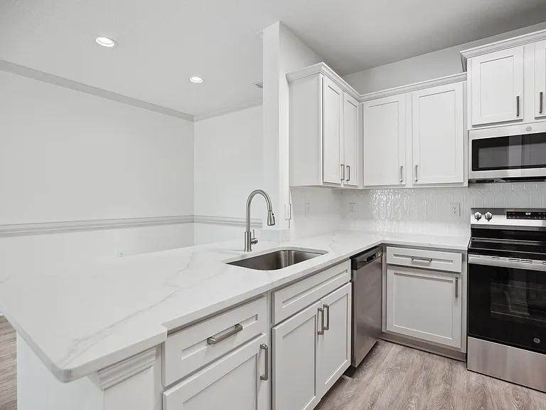 Enclave at Rivergate — Photo 19