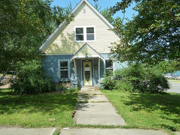 2nd image of 502 Douglas St