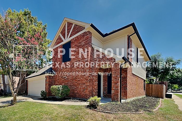 1st image of 774 Eiffel Dr