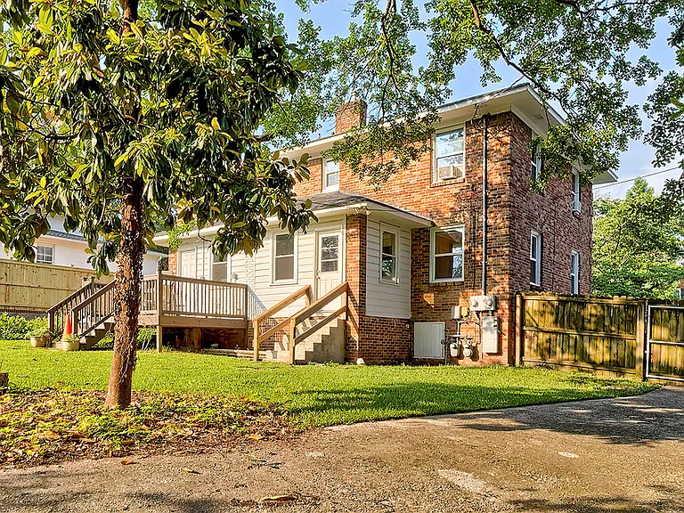 420 Saluda Ave — Photo 4