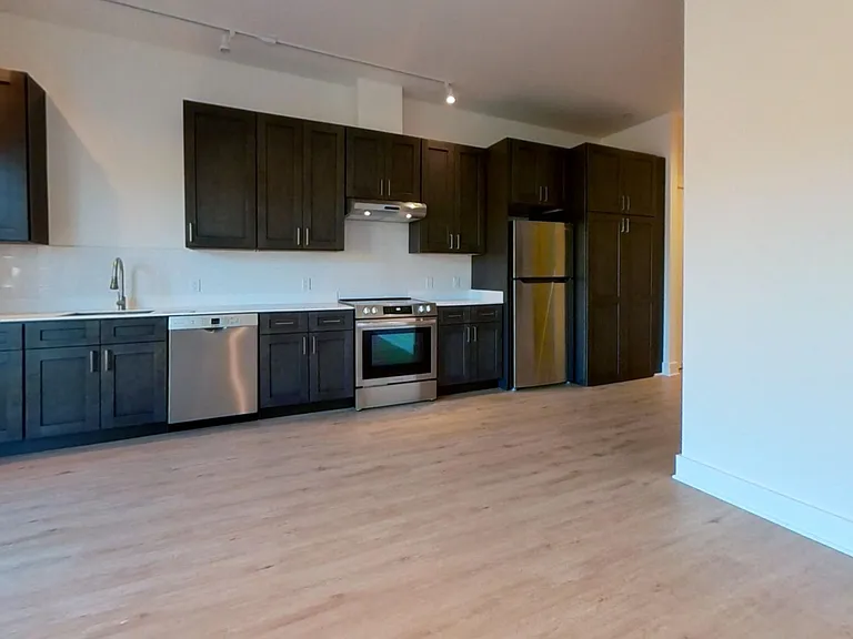 30 Edgewater Pl #309 — Photo 16