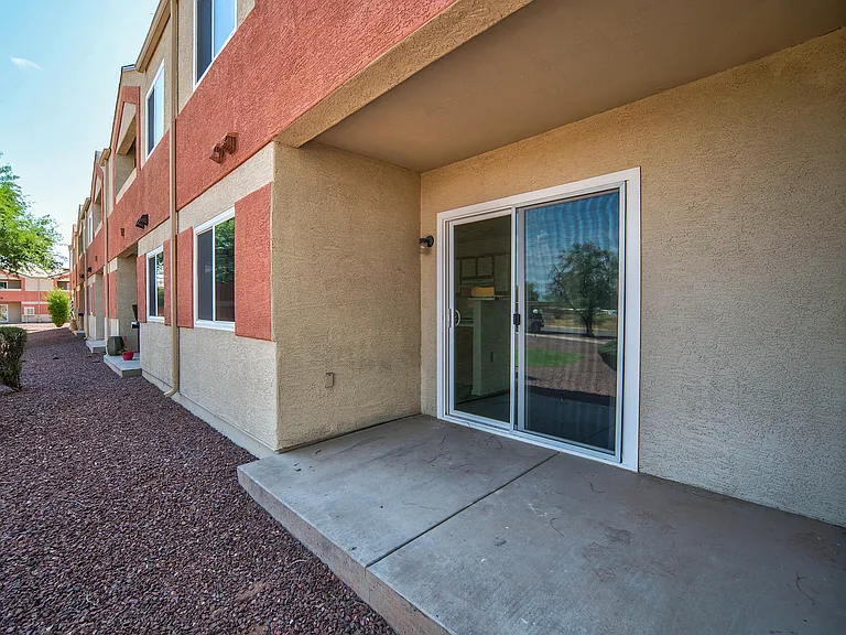 1501 S Highway 79 — Photo 5