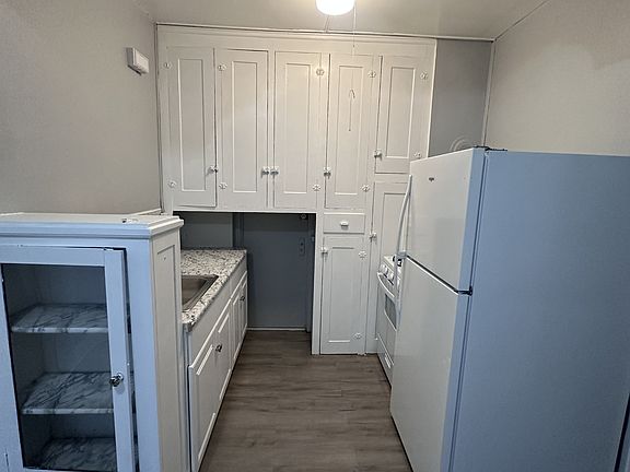 5th image of 1442 W 101st St #12