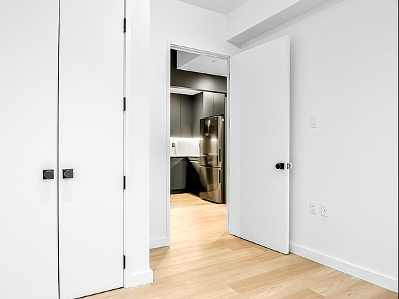 3rd image of 974 Carroll St Unit 15D
