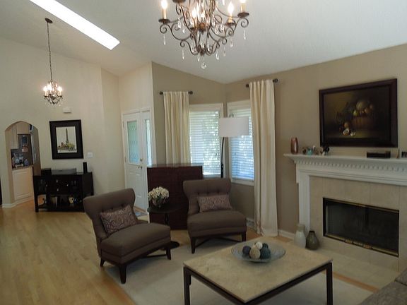 LR & FOYER : Living Room & Foyer