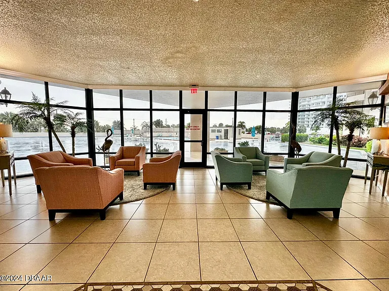 1 Oceans West Blvd #4B5 — Photo 39