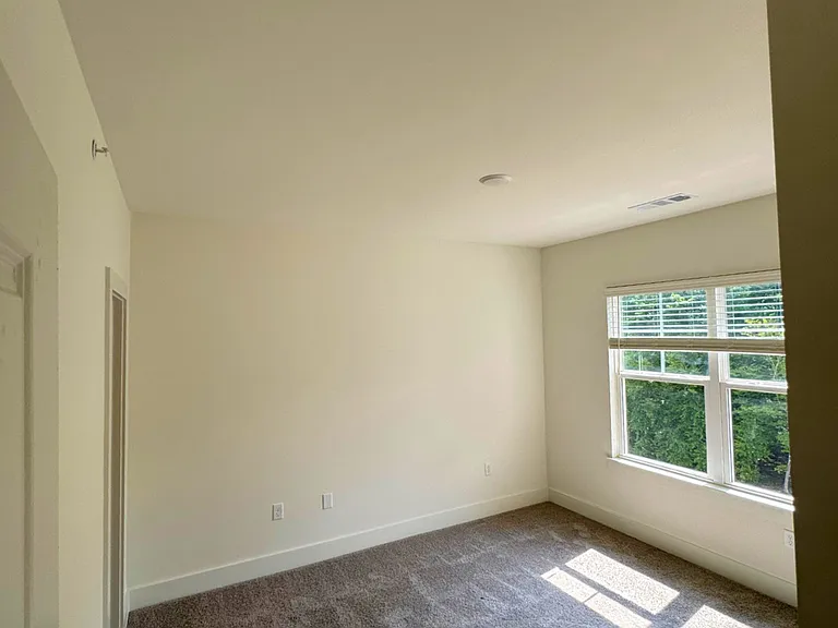 99 Halls Pl — Photo 17