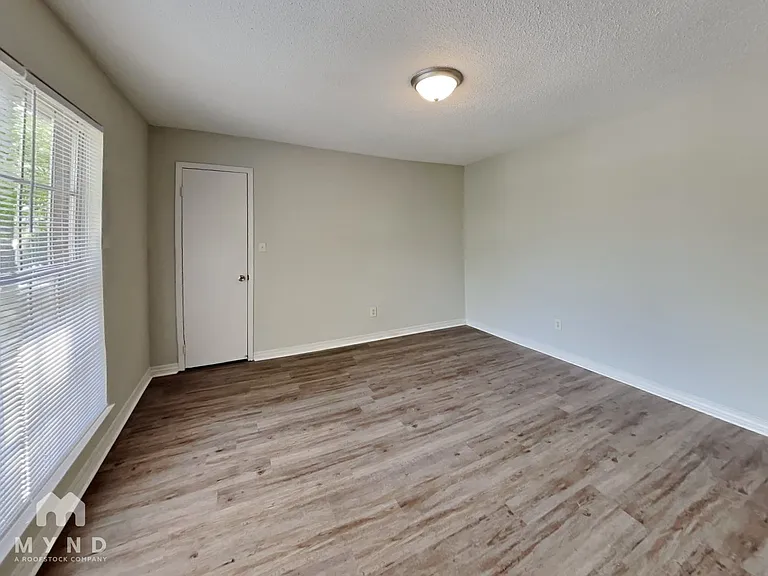 1712 Sam Dr — Photo 9