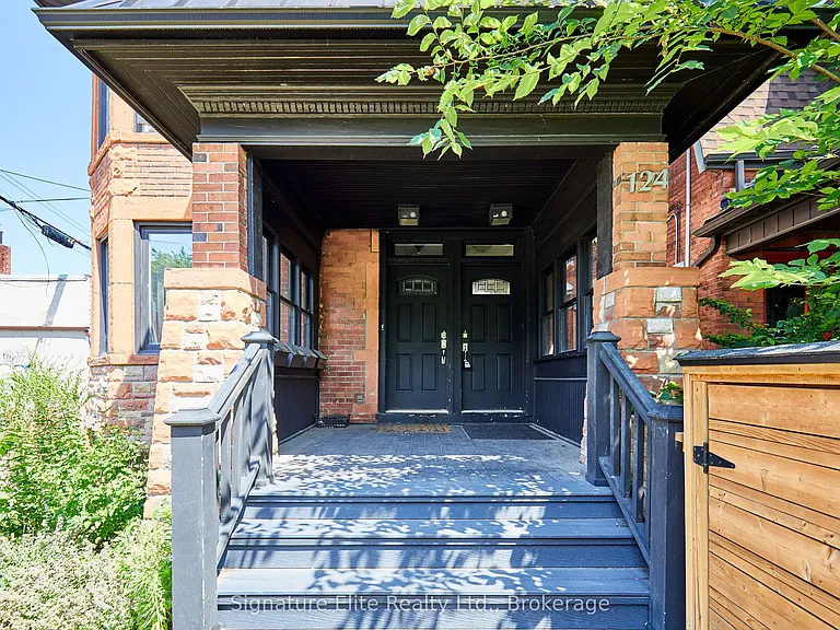 124 Geoffrey St #UPPER — Photo 32