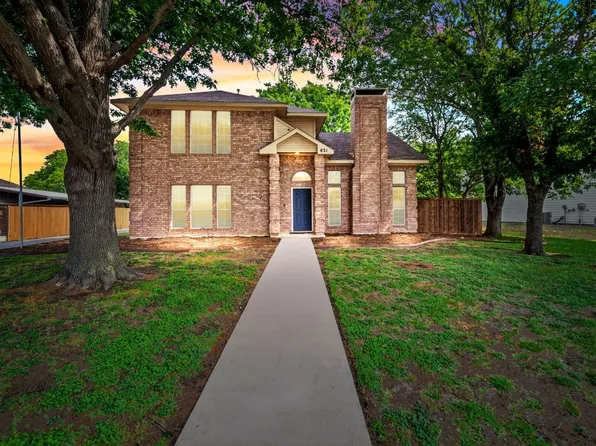 821 Juno Ln, Denton, TX 76209