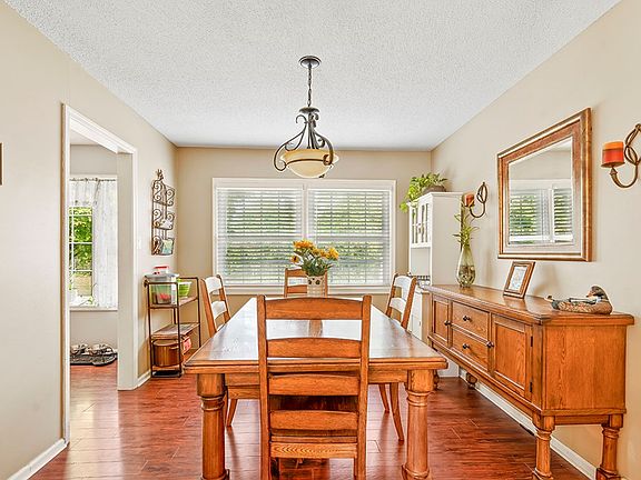 5th image of 108 Wellington Dr