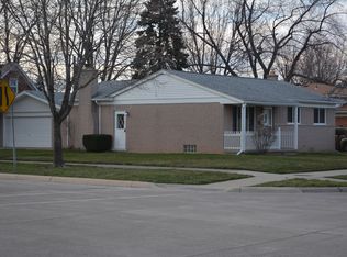 28041 Barkman St, Roseville, MI 48066