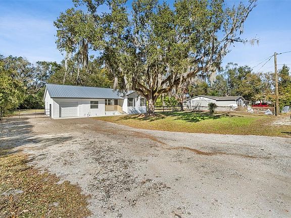 2nd image of 3307 Speer Rd