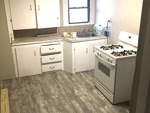 5th image of 251-253 Maplewood Ave #253-1/2