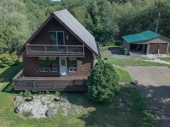 27 Riverview Dr, Bridgewater, NS B4V 3A1