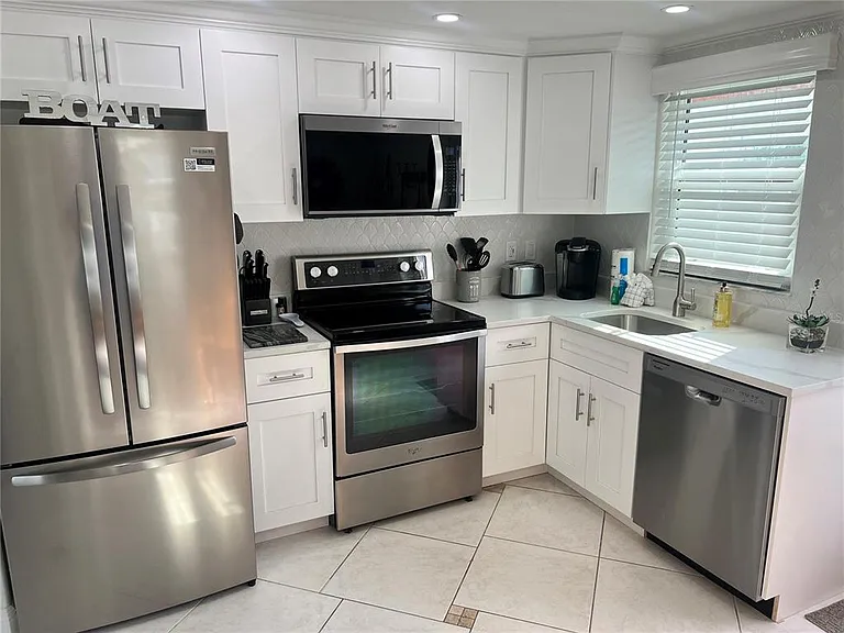 6154 Midnight Pass Rd #B16 — Photo 3