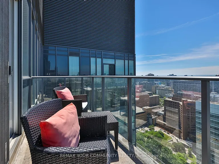 770 Bay St #Penthouse 101 — Photo 30