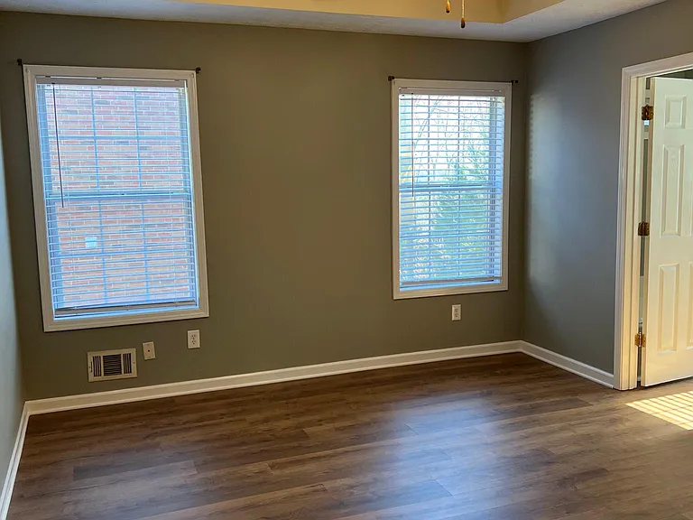 106 Oakwood Cir — Photo 14