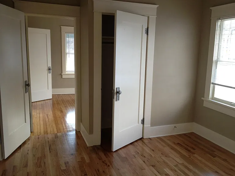 424 S Victor Ave — Photo 9