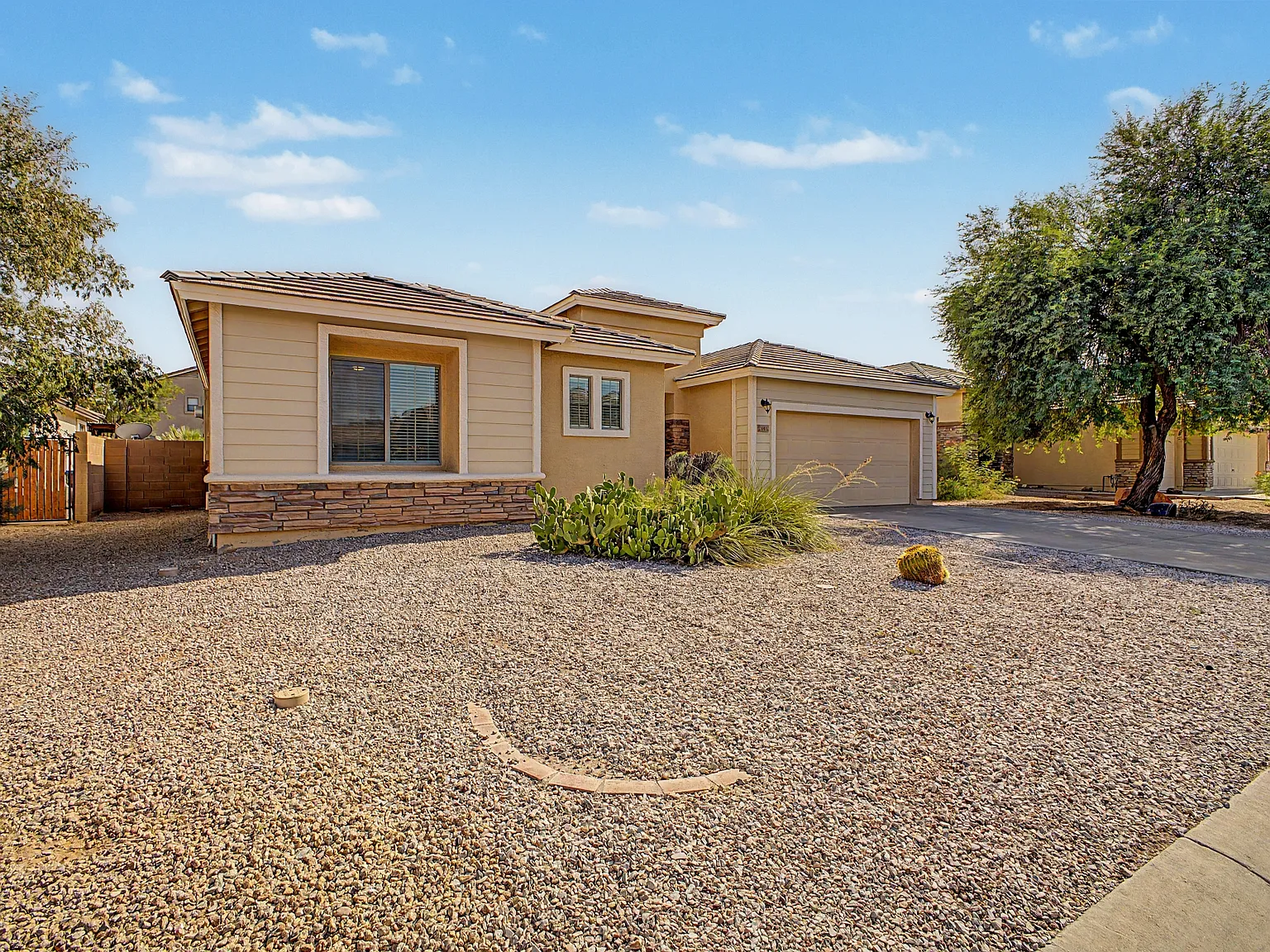3 bed, 2080 sqft, $2,600 — Photo 3