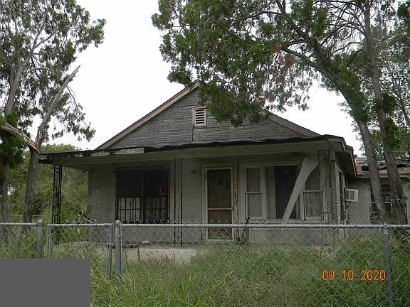 2nd image of 1105 Fresno St
