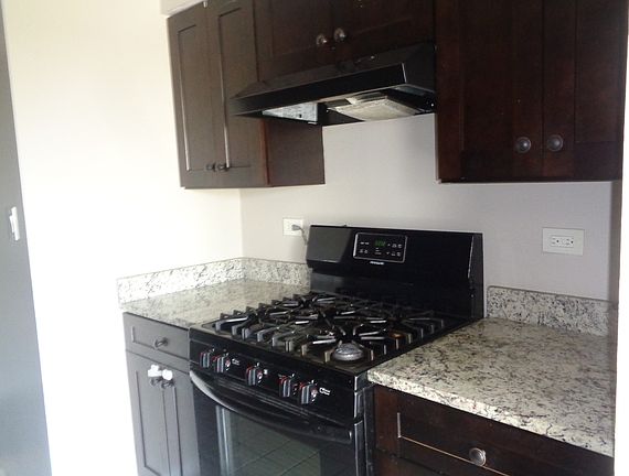 4th image of 4420 W 111th St APT 301