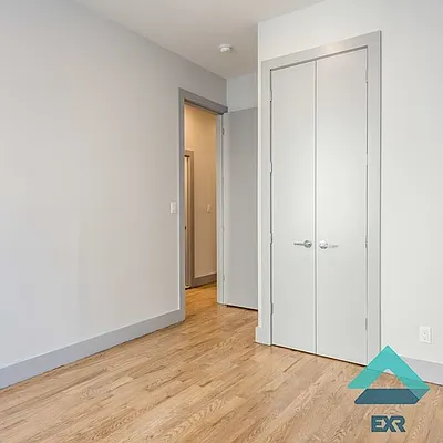 Rented by EXR | media 25