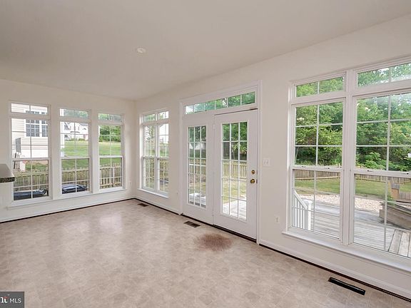 3rd image of 12 Brentsmill Dr