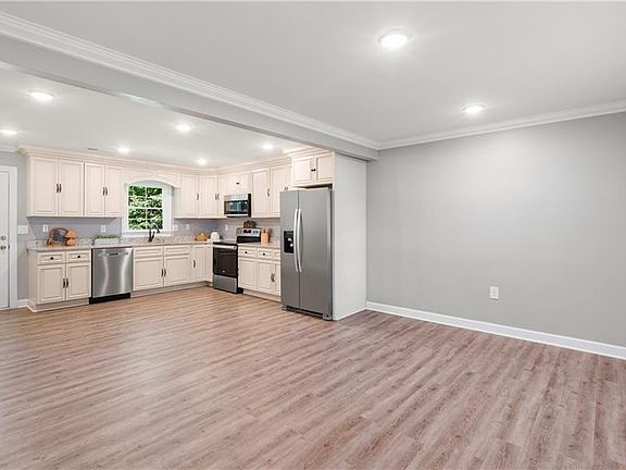 4th image of 5040 Wind Spring Dr