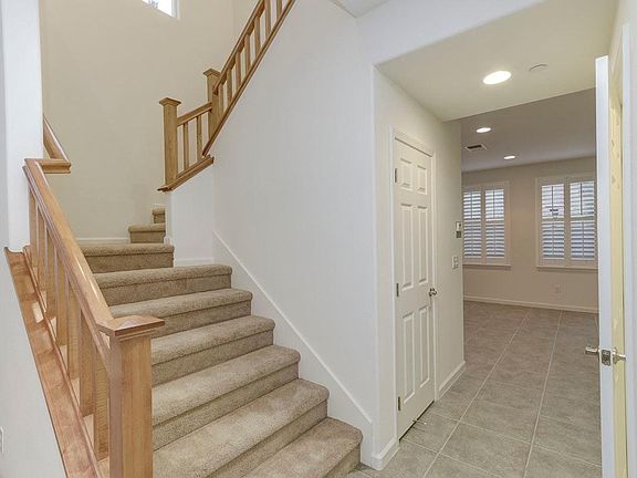 5th image of 375 Longhill Ct