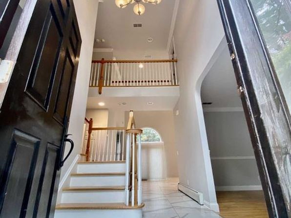 19 Laurel Rd, Demarest, NJ 07627
