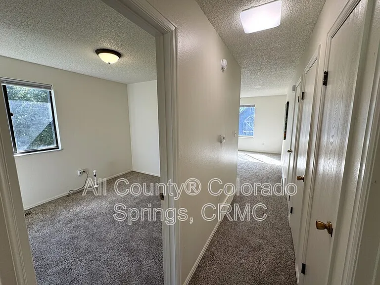 2713 Hearthwood Ln — Photo 10