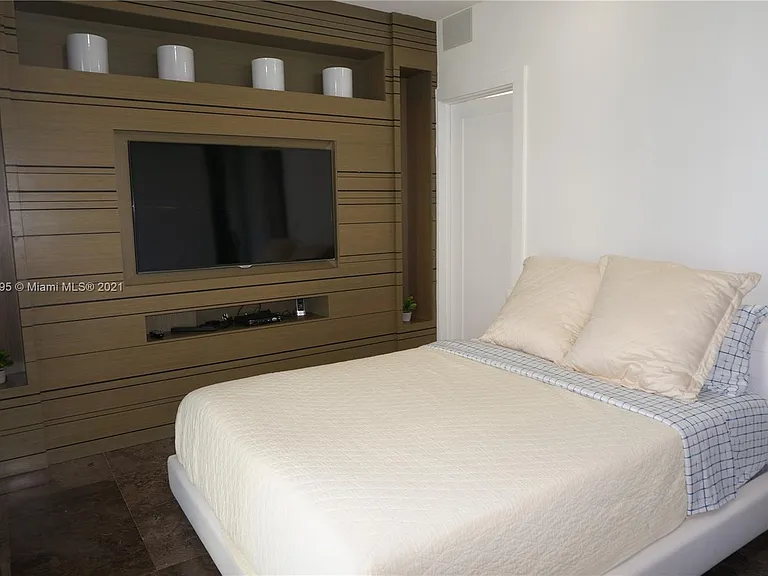 4001 S Ocean Dr #1 — Photo 33