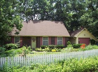 2125 Oakridge Dr, Jefferson City, MO 65109