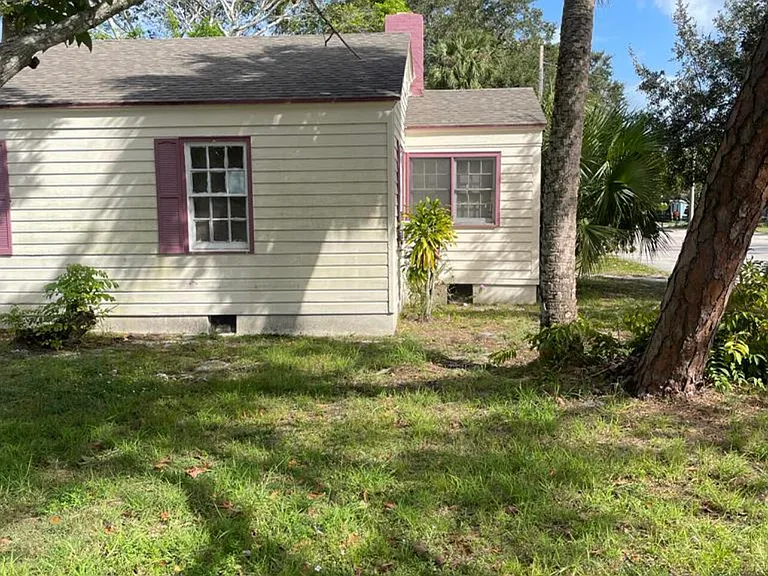729 S 11th St — Photo 26