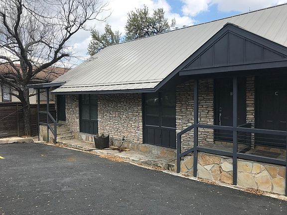 2nd image of 3805 Southridge Dr Unit D